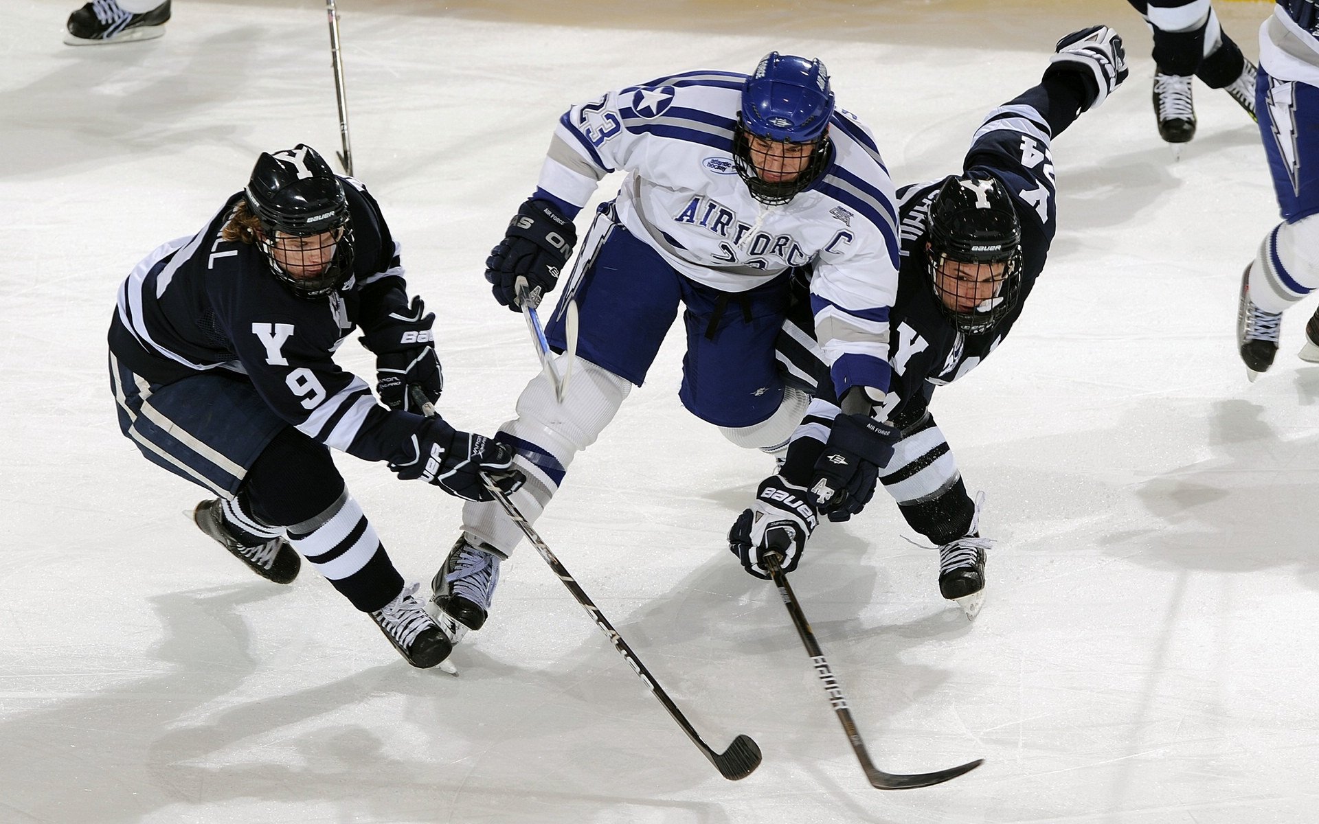 赛道上的永恒瞬间,保罗里程碑之夜铸就F1年度王冠